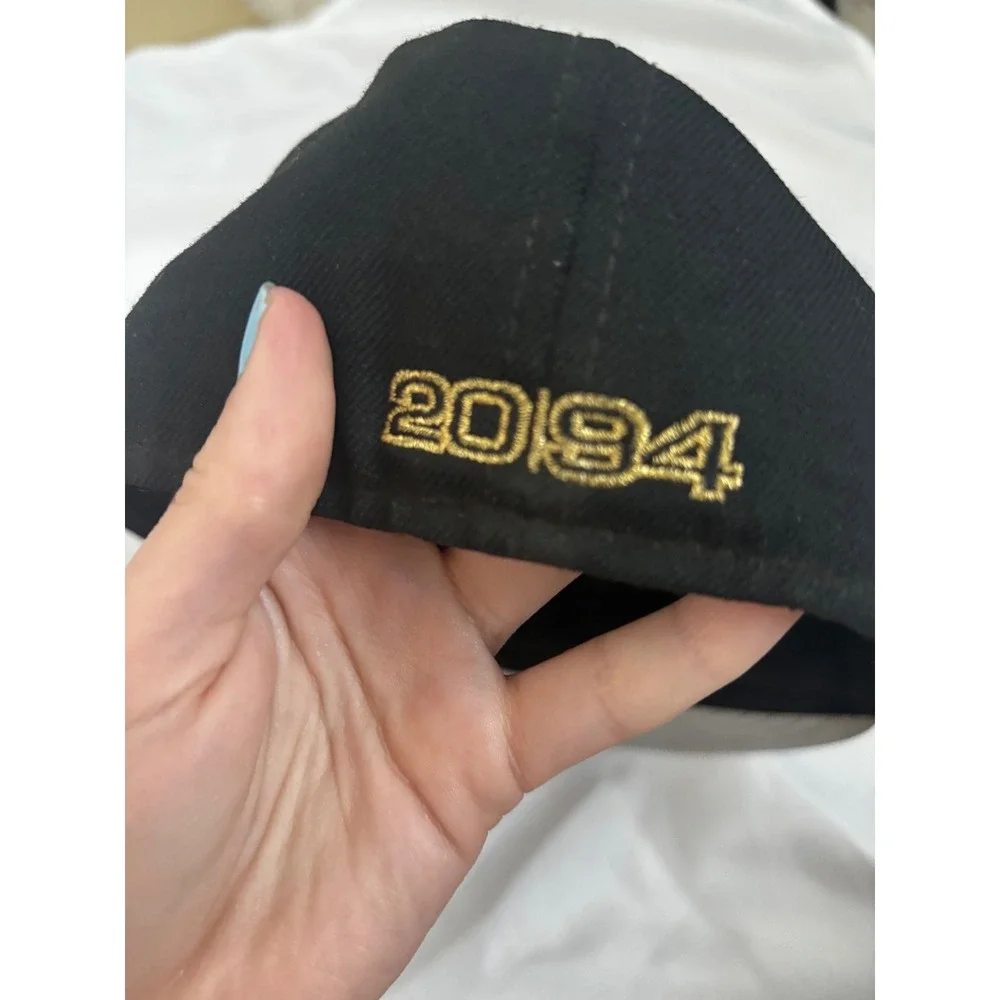 DC Shoes New Era 59FIFTY Fitted Hat y2k Black Silver Baseball Stitch Size 7 1/2